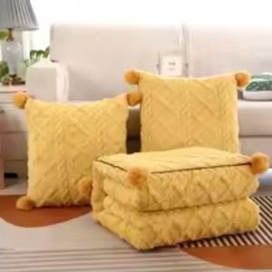 Mookes Sierkussens Pluche Kussen En Dekbed Dual Purpose Kussen, Multifunctioneel 2-In-1 Kussen Deken Yellow