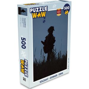 Puzzel Soldaat - Donker - Gras - Legpuzzel - Puzzel 500 stukjes