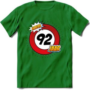 92 Jaar Hoera Verkeersbord T-Shirt | Grappig Verjaardag Cadeau | Dames - Heren | - Donker Groen - M