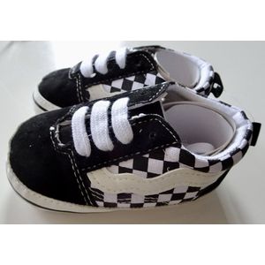 Stoere zwart-wit geblokte Baby Sneakers maat 19 (13 cm)