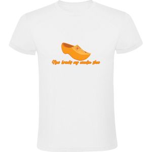 Now breaks my wooden Shoe Heren T-Shirt | Nu breekt mijn klomp | Holland | Nederland | Spreekwoord | Engels | Engelse taal | Shirt