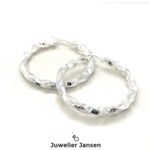 Zilveren wokkel oorringen met patroon 37mm