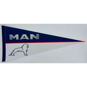 MAN - MAN trucks - MAN vrachtwagen - MAN logo - vrachtwagen - truck - trekker - racen - Vaantje - MAN motors - MAN motoren - Sportvaantje - Wimpel - Vlag - Pennant - 31*72 cm - MAN chauffeur - trucker MAN
