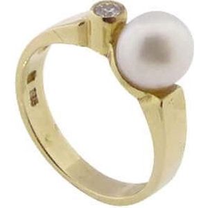 Gouden ring met zoetwaterparel en diamant
