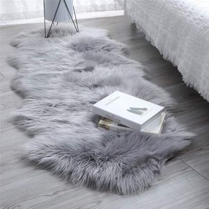 Imitatie-lamsvacht schapenvacht kunstbont decoratieve vacht in superzachte imitatie lamsvacht tapijt langharige vacht imitatiewollen vloerkleed slaapkamer bank kleed, 60 x 160 cm