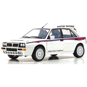 Het 1:18 Diecast model van de Lancia Delta HF Intergrale Martini 6 van 1992 in White. De fabrikant van het schaalmodel is Kyosho.Dit model is alleen online beschikbaar