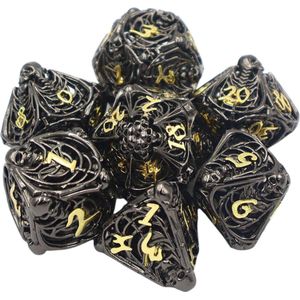 Hilvard - Metalen Dobbelstenen Set - Black Gold Skull - D&D Dice Set - DnD Polydice Set - 7 Stuks - Inclusief metalen case en velvet opbergzak - Geschikt voor Dungeons and Dragons - Geschikt voor Magic the Gathering