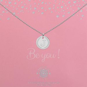 Heart to Get| Zilveren Kettingen | Initalen coin 18mm met letter  J | Letter ketting | Initialen ketting | Coin met initiaal en krans