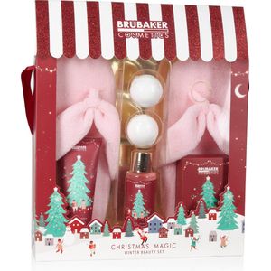 BRUBAKER Cosmetics Bad- en Doucheset Winterbessengeur - 6-Delige Geschenkset met Extra Zachte Pluche Slippers Roze - Kerstpakket - Cadeautip Vrouw - Cadeau Idee - Kerstcadeau -Kerstmis Set