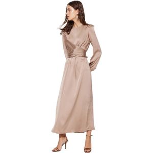 Trendyol Beige Satijnen Avondjurk Met Kruiskantdetail Tctaw22Eb0105