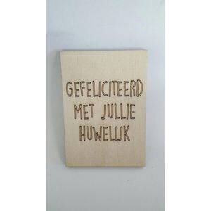 Houten ansichtkaart: Gefeliciteerd met jullie huwelijk