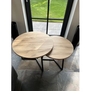 M2-meubels - set ronde eikenhouten salontafels / mat zwart onderstel