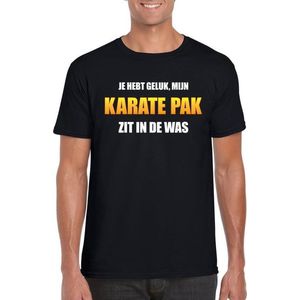 Mijn karate pak zit in de was fun t-shirt heren zwart - Carnaval verkleedkleding M