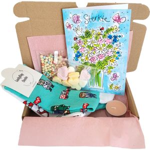 Cadeau box – Sterkte - Beterschap – Verrassing Pakket – Gif box – Grappig - Cadeau voor vrouw man – Kado – Sokken - Verjaardag cadeau – Valentijn – Geschenkdoos – Moederdag – Vaderdag – Maat 41-45