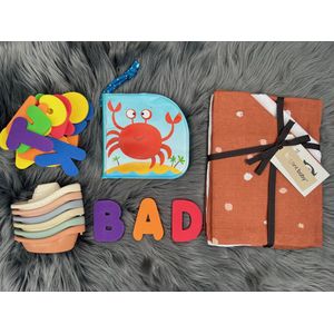 Speelgoed - Badspeelgoed - Kraamcadeau - Baby Speelgoed - Geschenk set - Letters en cijfers - Bootje - Hydrofiele doek - Badboekje -