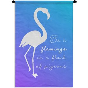 Wandkleed FlamingoKerst illustraties - Quote 'Be a flamingo in a flock of pigeons' met een witte flamingo op een blauwe achtergrond Wandkleed katoen 90x135 cm - Wandtapijt met foto