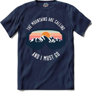 The Mountains Are Calling And I Must Go | Snowboarden - Bier - Winter sport - T-Shirt - Unisex - Navy Blue - Maat M