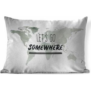 Sierkussens - Kussen - Wereldkaart van grijze waterverf met de quote Let's go somewhere erop - 50x30 cm - Kussen van katoen