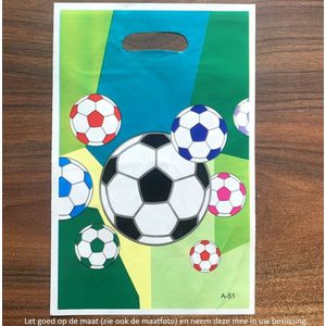 10x Uitdeelzakjes Voetbal 16.5 x 25 cm - Cellofaan Plastic Traktatie Kado Zakjes - Snoepzakjes - Koekzakjes - Koekje - Cookie Bags - Soccer - Football - Smile - Voet Bal