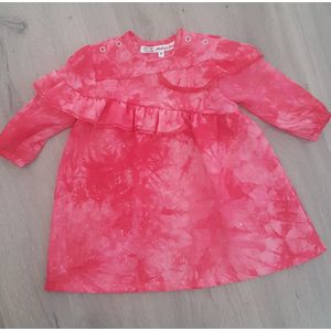 Jurk tie dye - batik print - ruches - strookjes - pofmouwen - gerimpeld - baby - meisjes - rood / roze - maat 68