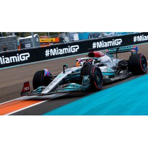 Mercedes-AMG F1 W13 E Performance Spark 1:18 2022 George Russell Mercedes-AMG Petronas F1 18S766