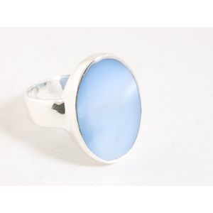 Ovale hoogglans zilveren ring met blauwe schelp - maat 17