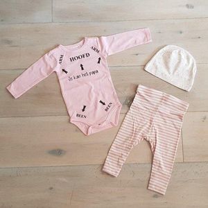 Baby 3delig kledingset pasgeboren meisje | maat 50-56 | roze mutsje beertje roze broekje streep en roze romper lange mouw met tekst zwart je kan het papa Bodysuit | Huispakje | Kraamkado | Gift Set