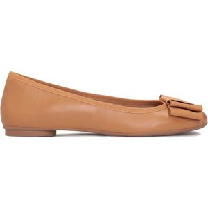 Brown ballerinas with a bow-tie on the front