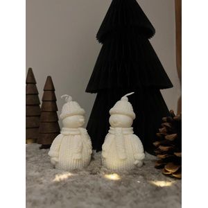 Yes We Candle - 2 sneeuwpop kaarsen - Figuurkaarsen- Kaarsen set- 2 kaarsen- Sneeuwpop- Snowman- Candle- Candles- Kerst- Christmas- Winter- Kerstpakket- Cadeau- Warmte- Sfeer- Decoratie- Soja Wax