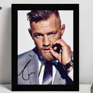 Conor McGregor Ingelijste Handtekening – 15 x 10cm In Klassiek Zwart Frame – Gedrukte handtekening – UFC - Ireland - The Notorious - Portrait