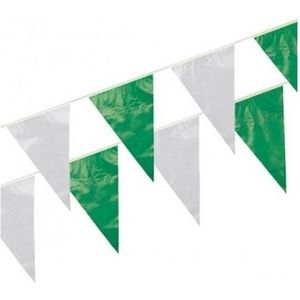 4x Plastic vlaggenlijn / slingers groen/wit