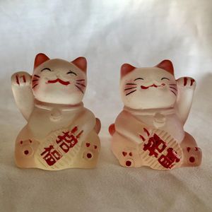 Geluksbrenger Japanse gelukskat-Het geluks katje ""maneki neko."" set van 2 stuks 3.8x3.8x4.8cm resin handgeschilderde rode kleur katten.