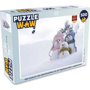 Puzzel Een familie van kerstpoppen op het besneeuwde landschap - Legpuzzel - Puzzel 500 stukjes - Kerst - Cadeau - Kerstcadeau voor mannen, vrouwen en kinderen