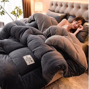 Comfy Blanketss-s200x230 cm - Zwart dekbed zonder overtrek - Bedrukt dekbed - Gekleurd dekbed - Hoesloos dekbed