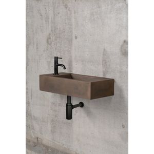 Rechthoekige toilet fontein - vintage bruin beton - middelgrote toilet fontein - vrij hangend aan de muur - traditioneel handgemaakt - premium kwaliteit - kleine badkamer of toilet - model Paullo - 54 x 25 x 12 cm