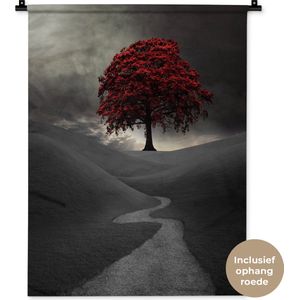 Wandkleed Rood zwart wit - Een zwart-wit foto met een grote rode boom Wandkleed katoen 60x80 cm - Wandtapijt met foto