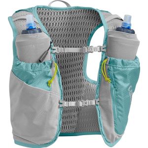 CamelBak Ultra Pro Vest voor Vrouwen - Maat XS - Ultralicht Materiaal - Borstomvang 66-81 cm - Ruimte voor 2 Flexibele 500 ml flessen - 3D Vent Mesh - Reflecterend - Hardloopvest - Drinkhouder - Drinkzak - Lichtgewicht - Zilver met Blauw
