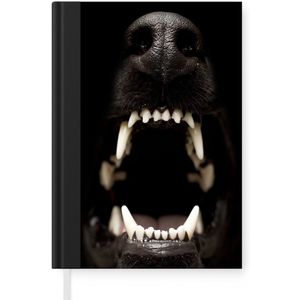 Notitieboek - Schrijfboek - Close-up grommende hond - Notitieboekje klein - A5 formaat - Schrijfblok