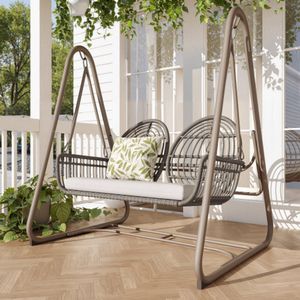 Tuinschommel, verandaschommel met rugleuning, tuinmeubelset voor buiten, dubbele schommel van PE-rotan, 2 zittingen, lichtbruin frame en beige kussens