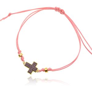 Enkelband van roze touw met goudkleurige kralen en kruis