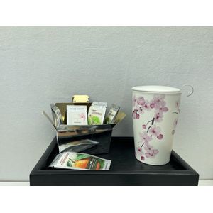 Cadeauset Kati mok Hanami van Tea Forté plus 5 soorten thee