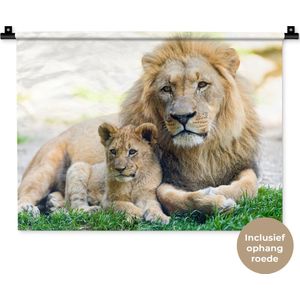 Wandkleed Leeuwen - Vader en leeuwenwelp Wandkleed katoen 60x45 cm - Wandtapijt met foto