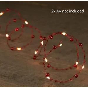 Anna's Collection decoratieve kerstverlichting | 20LED 2M warm wit | draadverlichtig met parels | Tafelaankleding bordeaux rood | AA-baterijen | Timer