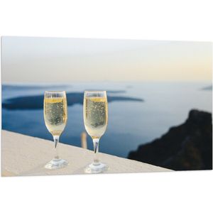 WallClassics - Vlag - Champagne Glazen - 120x80 cm Foto op Polyester Vlag