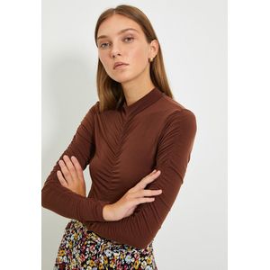 Trendyol Bordeauxrode Slanke Verzamelde Gedetailleerde Drukknoopsluiting Hoge Hals Flexibele Gebreide Body Twoaw20Bd0052