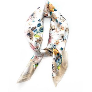 Vierkante dames neksjaal Janine-gebloemd motief-beige wit blauw geel oranje zwart groen-halssjaal-sjaal-70x70