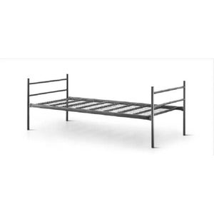 Degelijk stalen bed van 200 x 90 cm. exclusief matras.