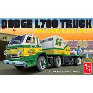 1:25 AMT 1368 Dodge L700 1966 Truck met Flatbed Racing Trailer Plastic Modelbouwpakket