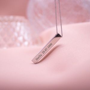 Avaressa Familie ketting Zilver - Cadeau Moeder of Cadeau Vriendin - Gepersonaliseerd - Cadeau Mama - verguld - Gravure Op 4 zijdes