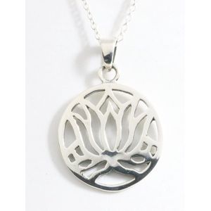 Ronde opengewerkte zilveren lotus bloem hanger aan ketting
